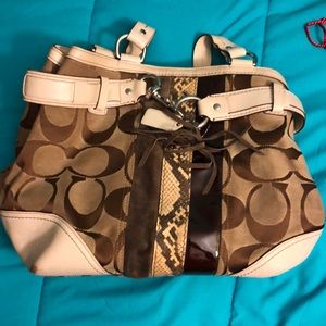 Gorgeous used coach purse